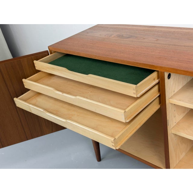 Brown Danish Sideboard in Teak by Carlo Jensen for Hundevad & Co., 1960s For Sale - Image 8 of 18