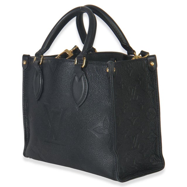 This bag says it all. The Onthego bag from Louis Vuitton is designed for busy lifestyles. Topped with two Toron handles...