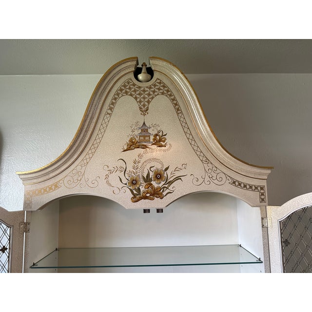 Chinoiserie Late 20th Century John Widdicomb Hand-Painted Bonnet-Top Display Cabinet/Vitrine-Chinoiserie Style For Sale - Image 3 of 14