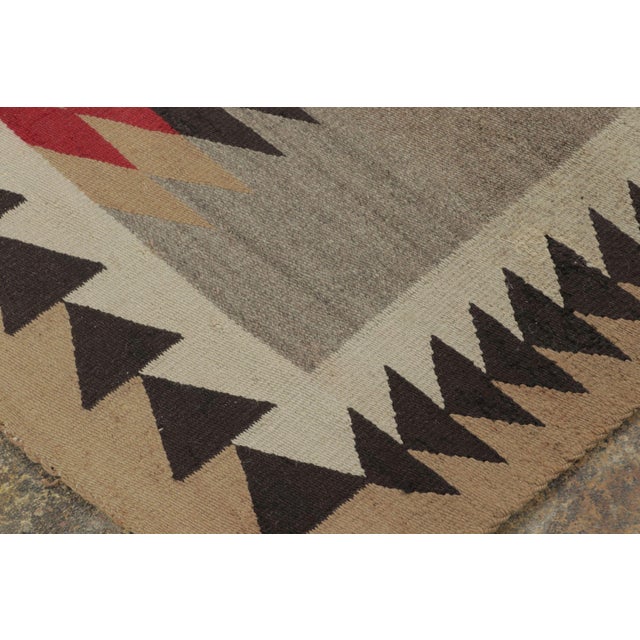 Late 18th Century Antique Navajo Blanket Rug in Brown With Geometric Chevron Pattern - Rug & Kilim For Sale - Image 5 of 7