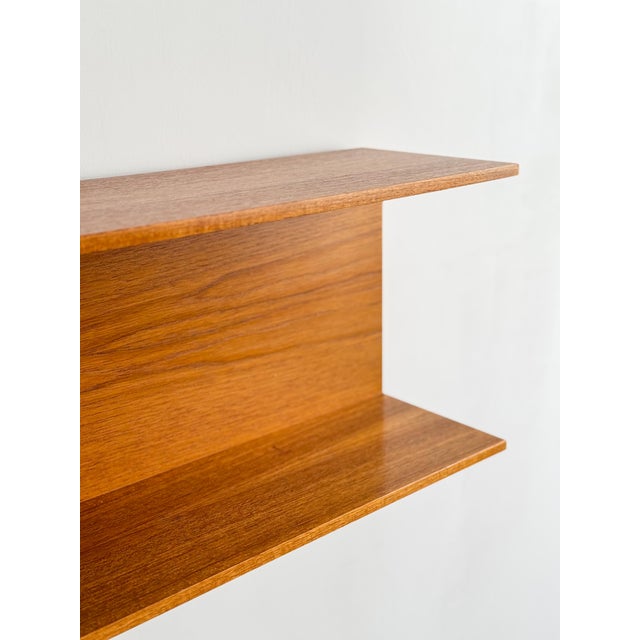 1960s Floating U-Shaped Wall Shelf in Teak by Walter Wirz for Wilhelm Renz, 1960s For Sale - Image 5 of 15