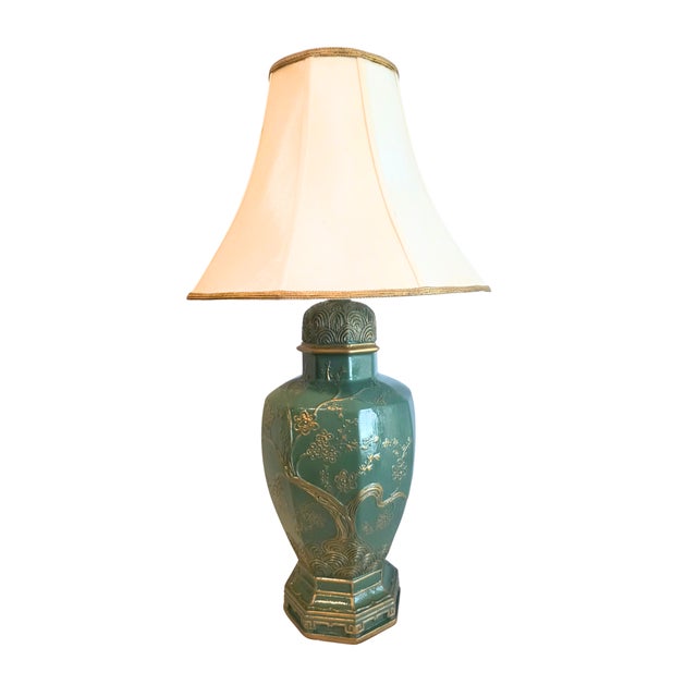 Emerald 1970s Hollywood Regency Custom Lacquered Emerald Green & Gilt Chinoiserie Table Lamp For Sale - Image 8 of 18