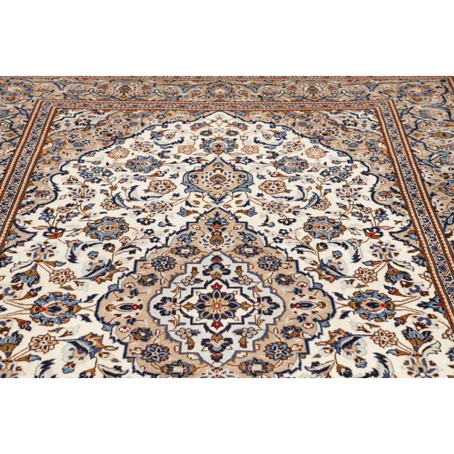 Brown Middle Eastern Rug in Pure Wool For Sale - Image 8 of 11