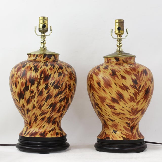 Pair of Vintage Hand Painted Yellow and Brown Tortoiseshell Pattern Porcelain Table Lamps With Wood Bases For Sale - Image 13 of 13
