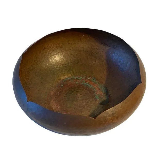 Metal 1945 Arts & Crafts-Style Armenac Hairenian Hammered Copper Scalloped Bowl For Sale - Image 7 of 7