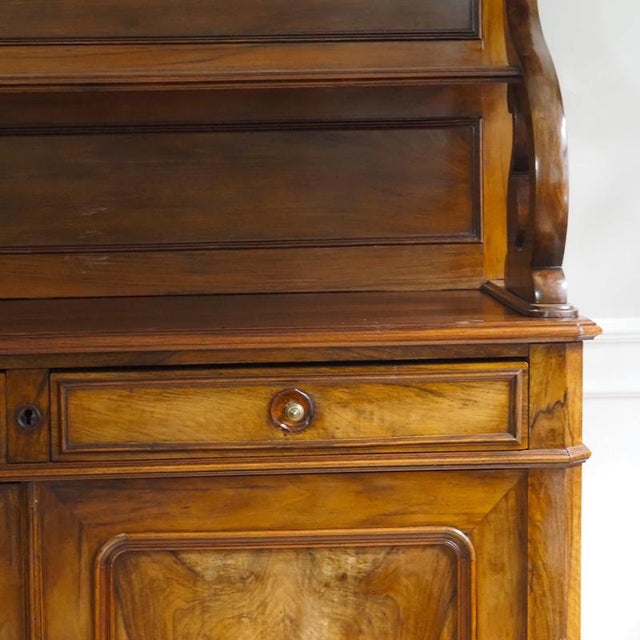 The sideboard dates from around 1870 and stylistically represents the transition from the Louis-Philippe period to the...