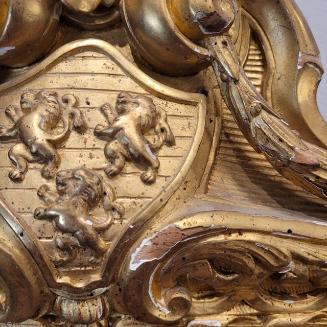 Wood Napoleon III Wall Mirror with Coat of Arms in Carved and Gilded Wood, France, 1880s For Sale - Image 7 of 18
