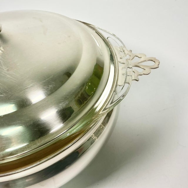 Metal Mid-Century Hollywood Regency English Traditional Covered Silverplate Casserole With Glass Insert For Sale - Image 7 of 11