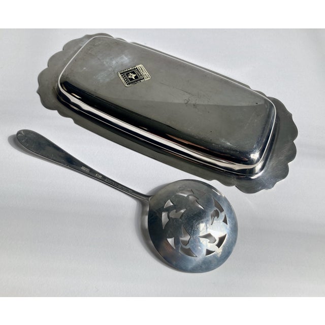 Silver Boxed Wm. Rogers Silverplate Cranberry Set With Plate & Server- 2 Pieces For Sale - Image 8 of 12