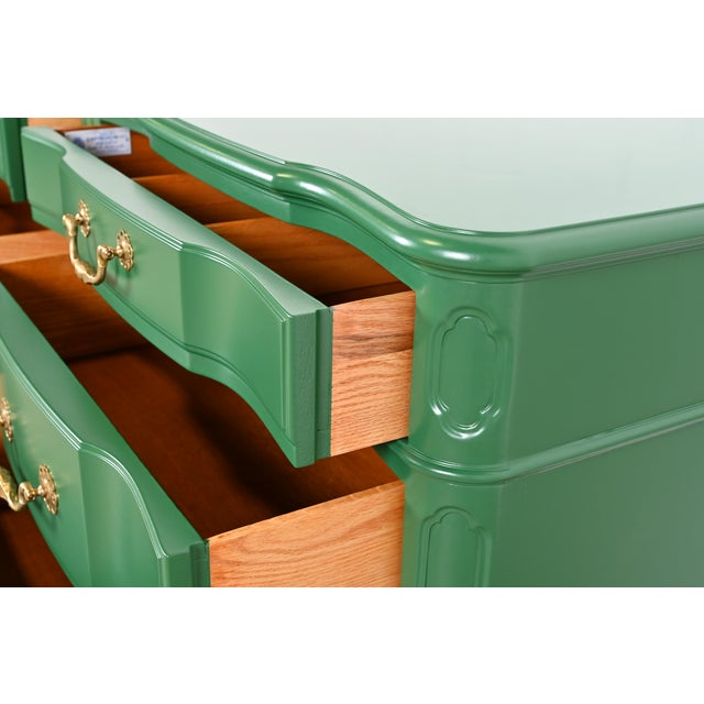 Wood John Widdicomb Georgian Green Lacquered Eight-Drawer Double Dresser, Newly Refinished For Sale - Image 7 of 12