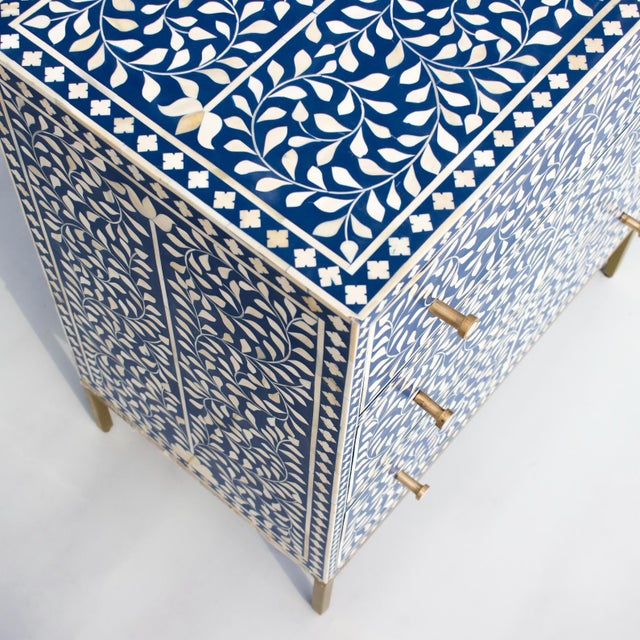 The Arabesque Bone Inlay Six-Drawer Dresser explores the elegance of classical botanical ornamentation through a striking...