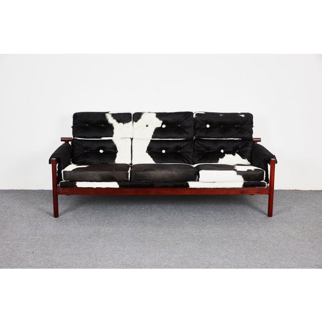 Mid-Century Cuban Guama Sofa in Mahogany and Cowhide by Gonzalo Cordoba for Dujo, 1954 For Sale - Image 9 of 18