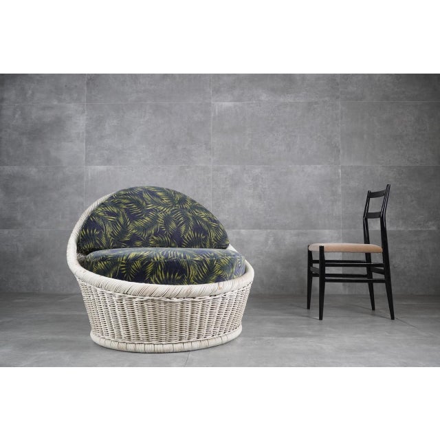 Postmodern White Woven Rattan Armchairs & Coffee Table Lounge Set, 1970s, Set of 3 For Sale - Image 10 of 11