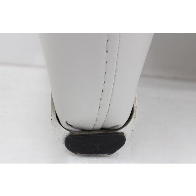 F598 Groovy M Chairs in Leather by Pierre Paulin for Artifort, 1970s, Set of 2 For Sale - Image 6 of 10