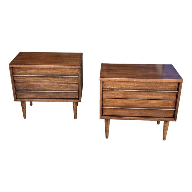1960s Pair of Mid-Century Modern Walnut Nightstands With Recessed Pulls For Sale