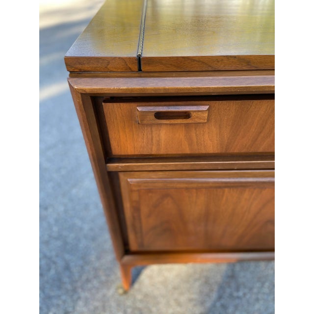 Brown Fold-Out Dry Bar or Console Table on Casters | Mid Century Modern For Sale - Image 8 of 12