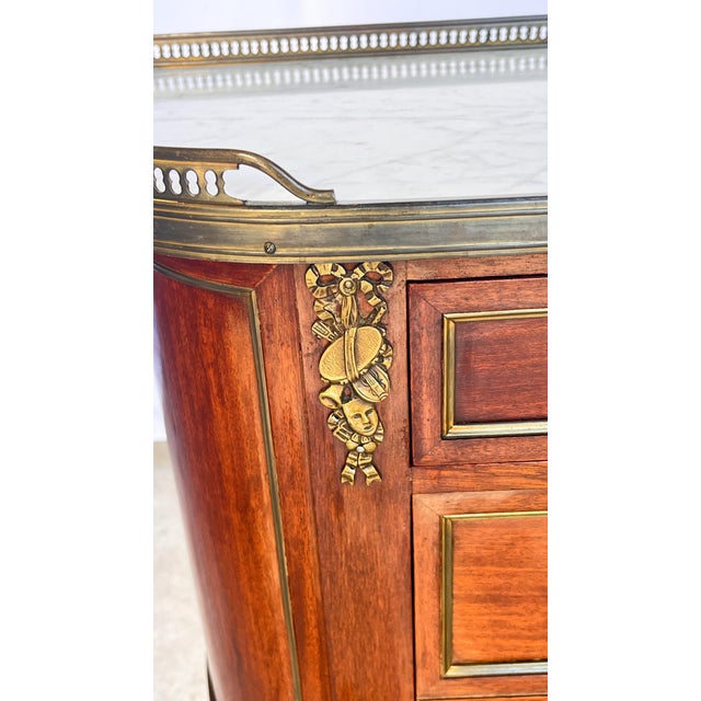 French 19th Century Louis XVI Accent Table With Marble Top For Sale - Image 3 of 8