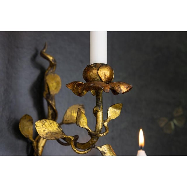 1970s Hollywood Regency Gilt Tole Metal Triple-Arm Floral Wall Candle Sconce, 1970s For Sale - Image 5 of 18