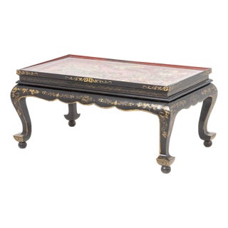Chinoiserie Gilt and Black Lacquered Low Table For Sale