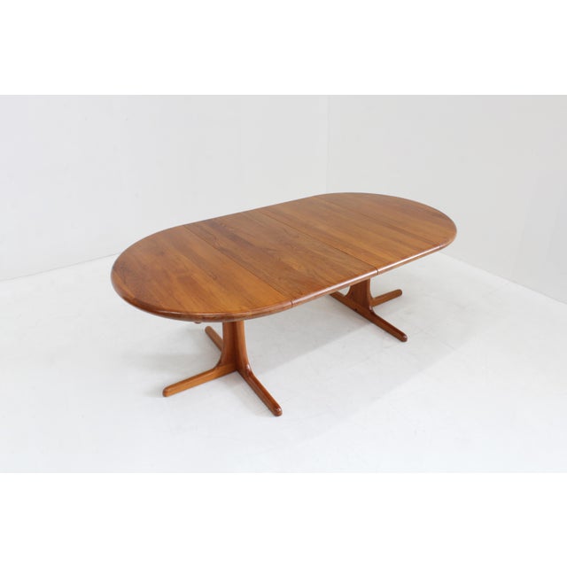 1960s Vintage Danish Round Extendable Dining Table in Teak from Glostrup, 1960s For Sale - Image 5 of 10
