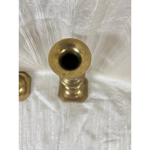 Brass Pair of Vintage Solid Brass Candlesticks – Georgian Colonial Style With Octagonal Bases For Sale - Image 8 of 10