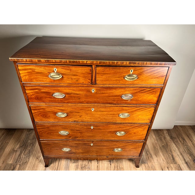 This handsome early 19th century George III chest of drawers reflects the refined proportions and restrained elegance that...