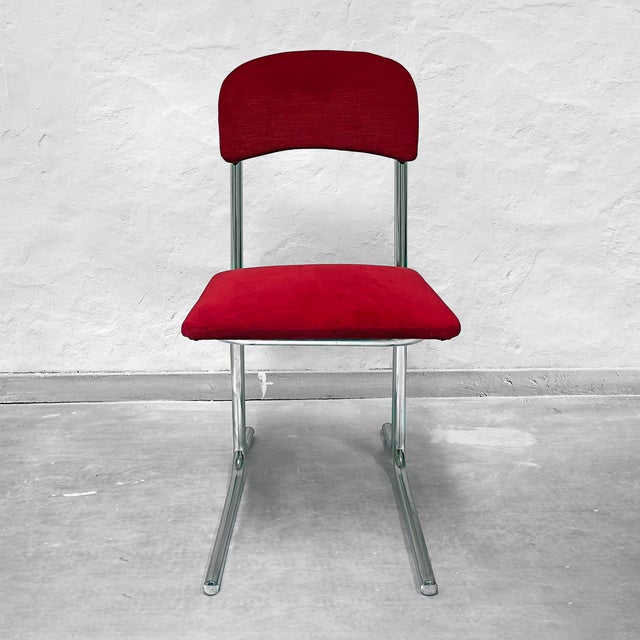 Bauhaus Style Tubular Chair, 1970, in Flawless conditions. Designed 1970 to 1979