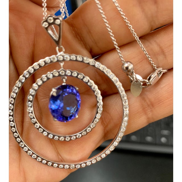 6.7 Carat Tanzanite & 2.5 Ct Diamond Two Circles Pendant/ Necklace 18 Karat Gold For Sale - Image 11 of 18