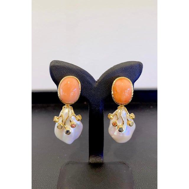 Bochic "Capri" Vintage Coral & Fancy Color Sapphire Earrings - 18K Gold & Silver, A Pair For Sale - Image 10 of 18