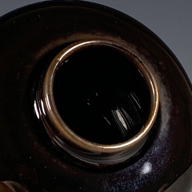 Asian Black Glazed Porcelain Ginger Jar With Brown Rim and Unusual Glaze Break For Sale - Image 3 of 9