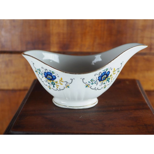 Mid-20th French Moulin Des Loups Sauce Boat With Blue Flowers For Sale - Image 6 of 11