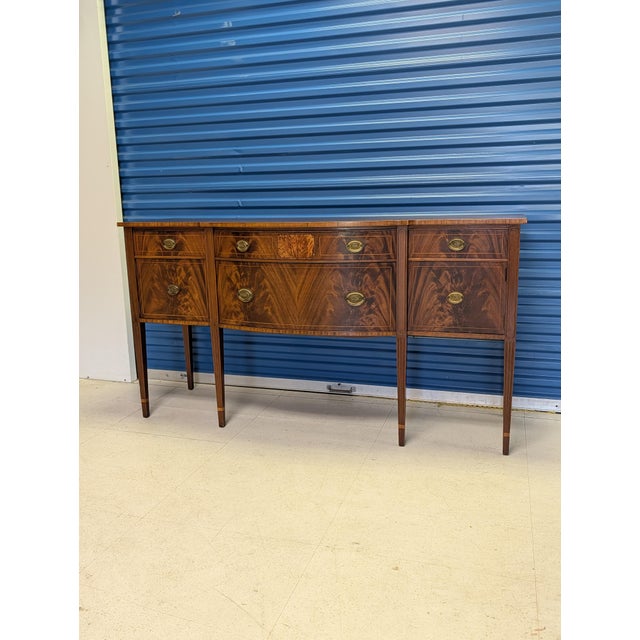 Hepplewhite Colonial Revival Flame Mahogany Bowfront Sideboard/Buffet For Sale - Image 4 of 18
