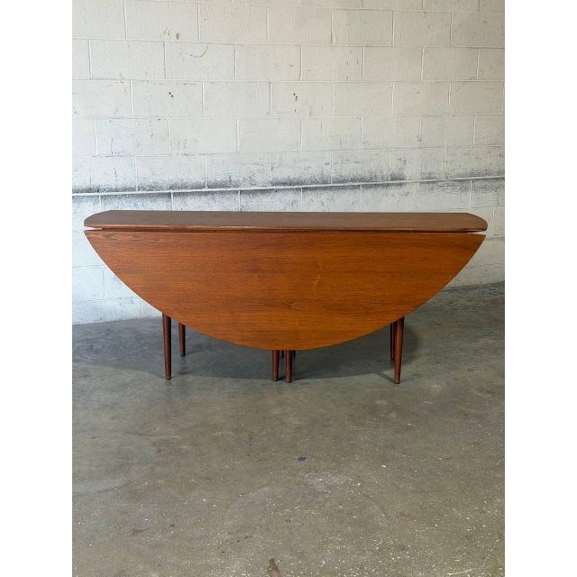 In Style of Henredon Walnut Extendable Oval Drop-Leaf Gateleg Dining Table Mid-Century Modern 1960s For Sale - Image 9 of 14