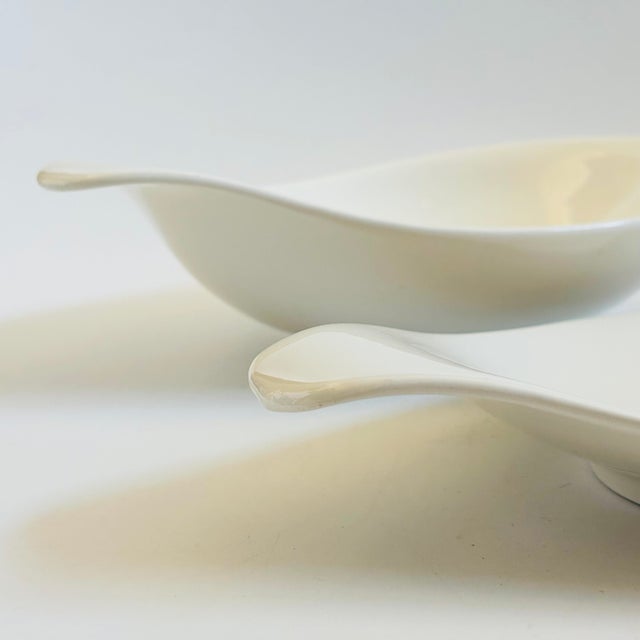 Ceramic Mid Century Eva Zeisel Hallcraft Lugged Serving Bowl and Platter Set - "Tomorrows Classic" - Set of 2 For Sale - Image 7 of 12