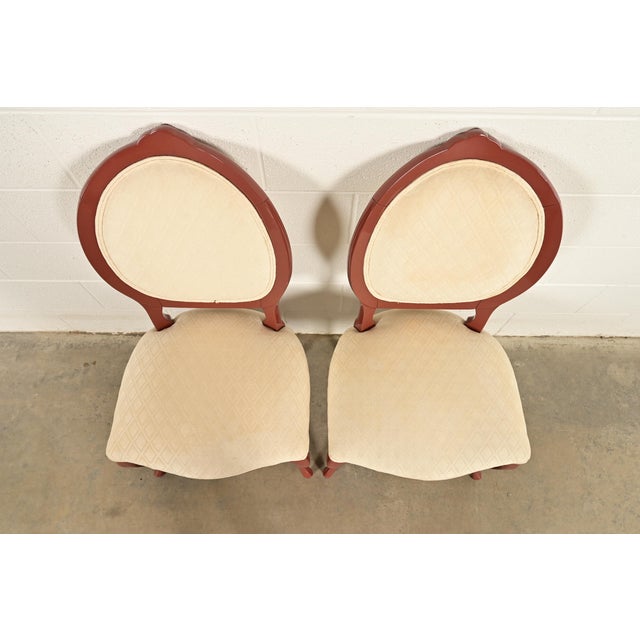 1960s Karges Style French Provincial Louis XV Brown Lacquered Side Chairs or Dining Chairs, Pair For Sale - Image 5 of 13