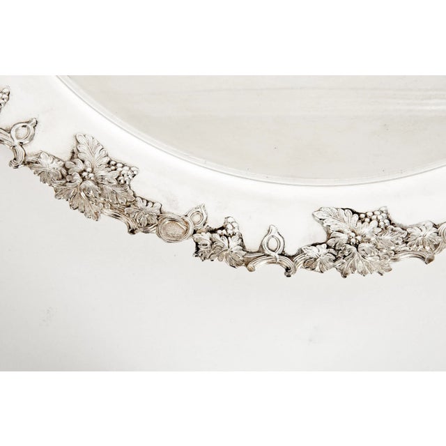 Large English Silver Plated Circular Barware / Tableware Tray For Sale In New York - Image 6 of 13