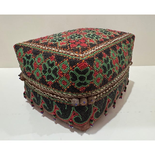 Antique Sumatran Beaded Wedding Box For Sale - Image 4 of 7