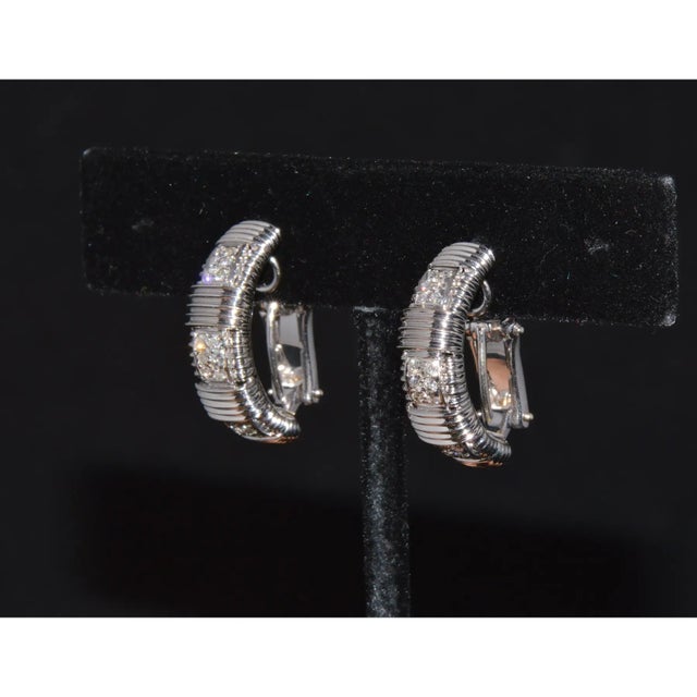 Authentic Roberto Coin Natural 0.30Cts Diamond Appassionata 18k White Gold Huggie Hoop Earrings, A Pair For Sale - Image 14 of 17