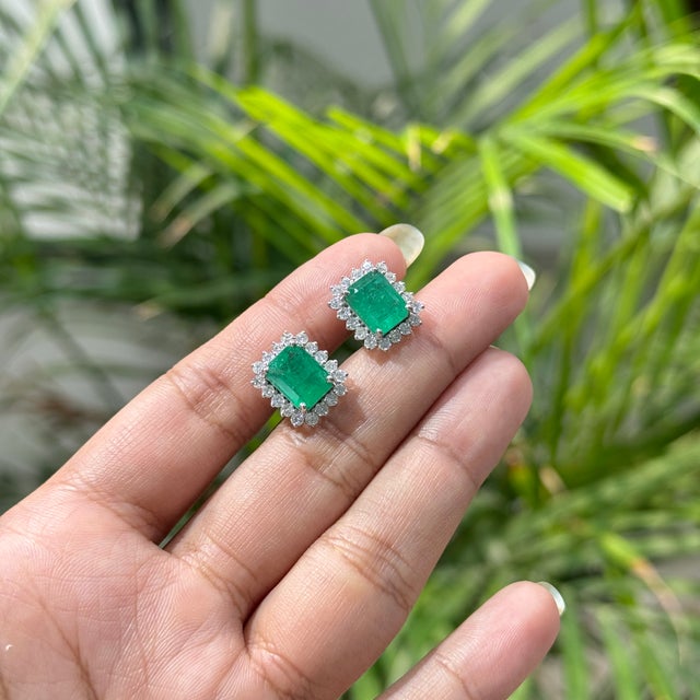 Art Deco 4.39ct Zambian Emerald Solitaire Stud Earrings With Diamonds in 14k Solid Gold- A Pair For Sale - Image 3 of 16