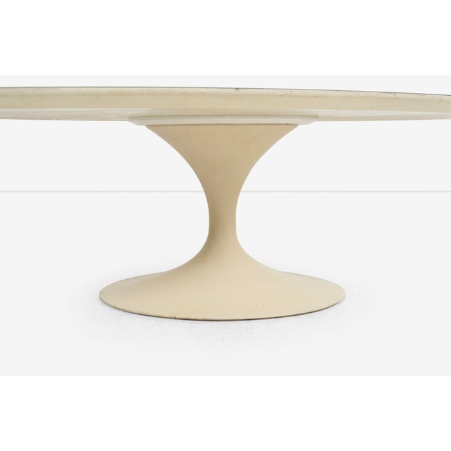 1950s Vintage Eero Saarinen for Knoll International White Oval Tulip Cocktail Table Laminate Top Cast Iron Base 1957 For Sale - Image 5 of 9