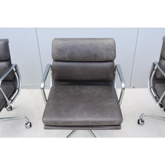 Mid-Century Distressed Gray Leather Eames Soft Pad Management Chair by Herman Miller For Sale - Image 14 of 18