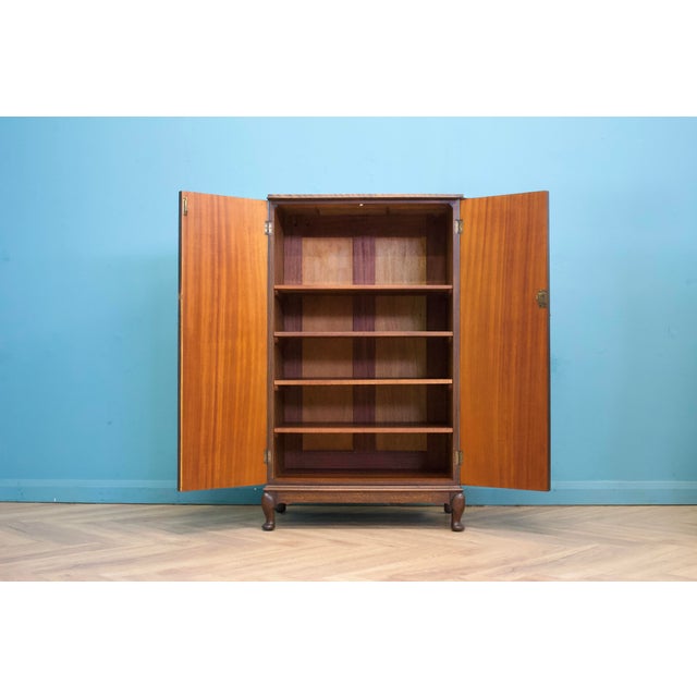 Mid-Century Modern Art Deco Oak Tallboy in the style of Heals, 1930s For Sale - Image 3 of 9