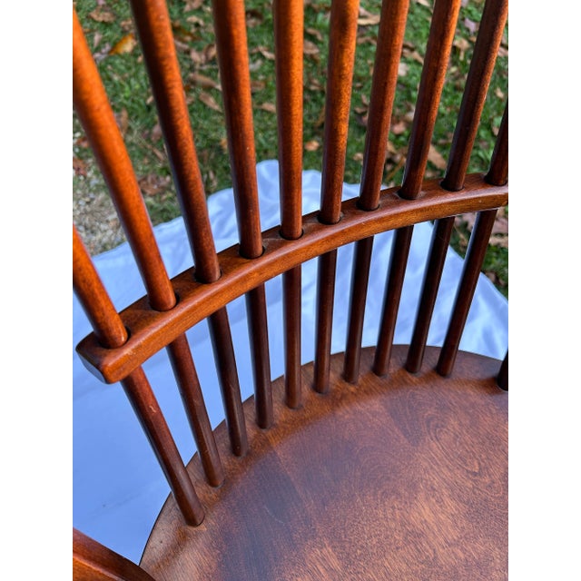 Nichols & Stone 1990’s Nichols and Stone High Sheaf Back Windsor Chairs - A Pair For Sale - Image 4 of 11