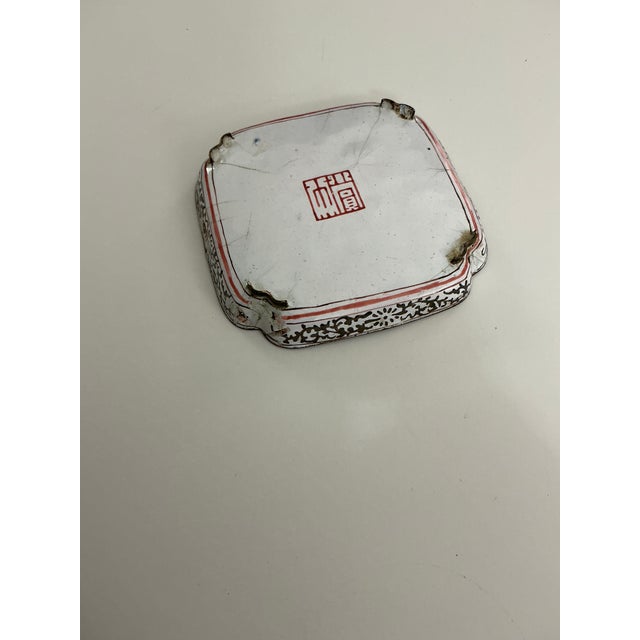 18th Century Qing Dynasty Canton Enamel Dish - Qianlong Period (1736-1795) For Sale - Image 13 of 13