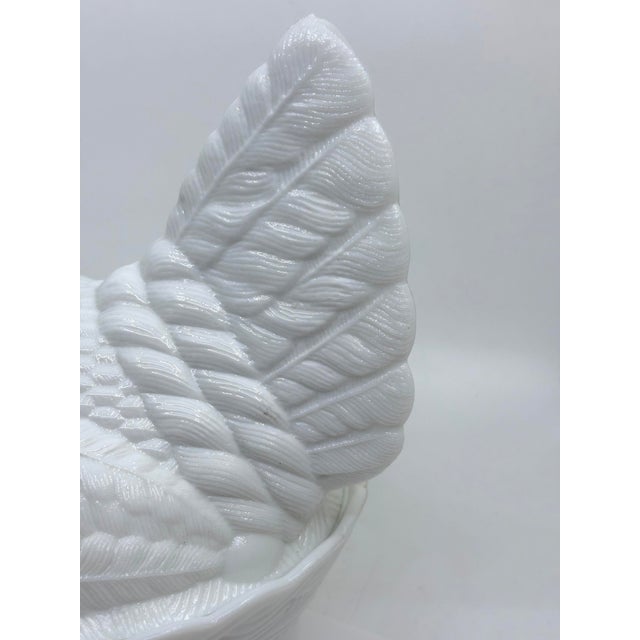 Vintage Milk Glass Hen on Nest Decorative Bowl For Sale In New York - Image 6 of 10