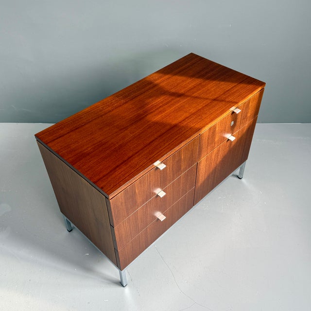 Wood Sideboard by Florence Knoll Bassett for Knoll International, 1980s For Sale - Image 7 of 10
