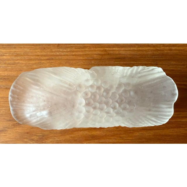 Set of 4 Vintage Frosted Glass Napkin Rings For Sale - Image 9 of 12