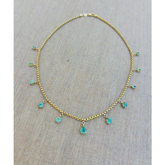 2020s Emerald Fringe Necklace, 14k Gold For Sale - Image 5 of 14
