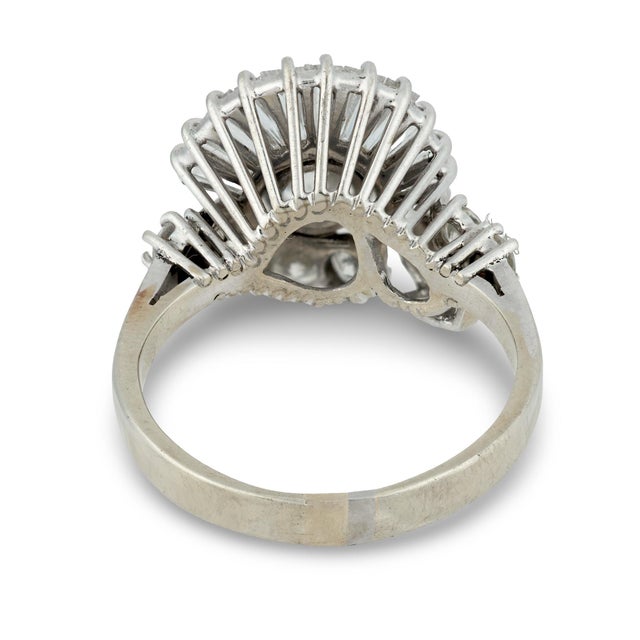 1960s Mid Century 2.00 Carat Total Weight Diamond 18k Yellow Gold Ring, Size 7 For Sale In Los Angeles - Image 6 of 6