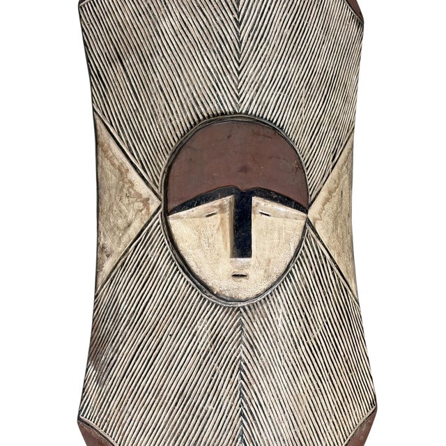 African Large Vintage African Bamileke Tribe Shield Cameroon 44.25" H For Sale - Image 3 of 5